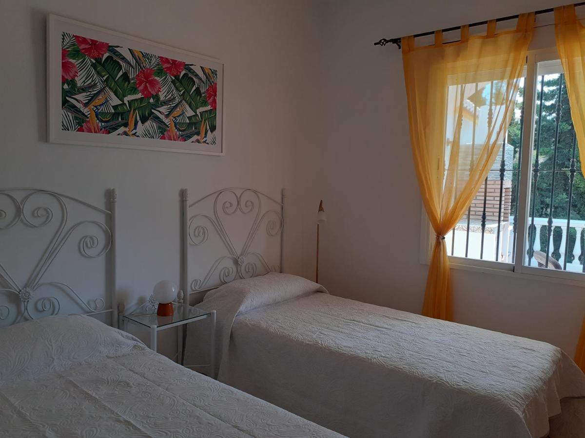 Abril Villa