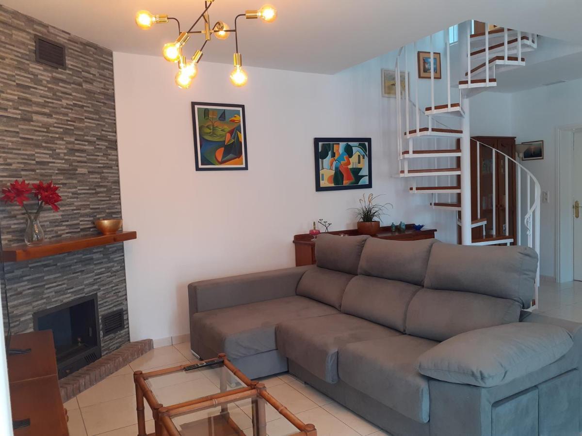 Abril Villa Competa