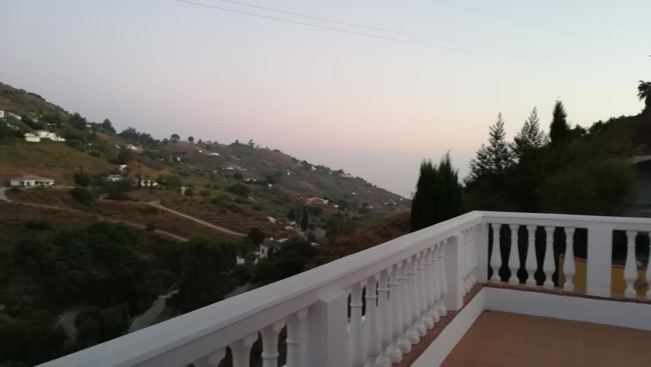 Abril Villa *