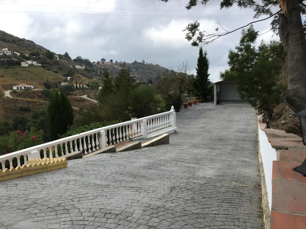 Abril Villa Competa